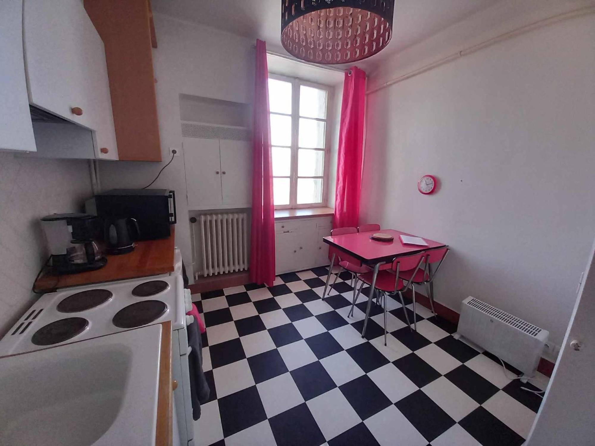 L'Appart De Babou Rez De Chaussee Parking Free Draps Wifi Thiers Bagian luar foto