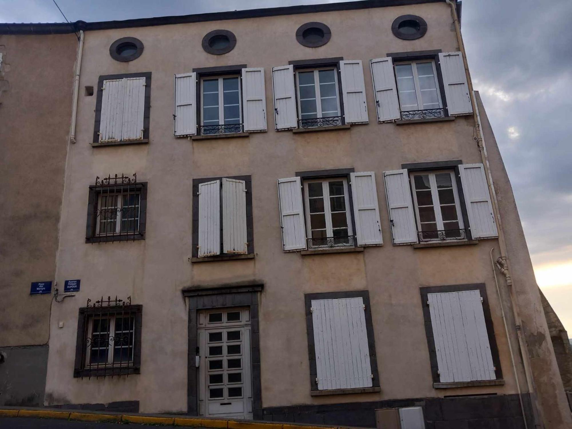 L'Appart De Babou Rez De Chaussee Parking Free Draps Wifi Thiers Bagian luar foto